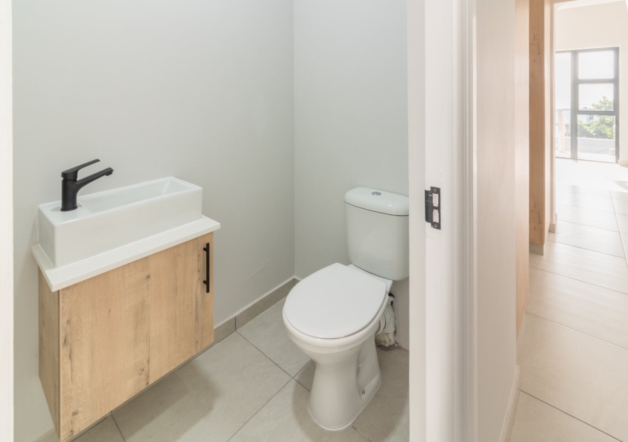 3 Bedroom Property for Sale in Fraaiuitsig Western Cape